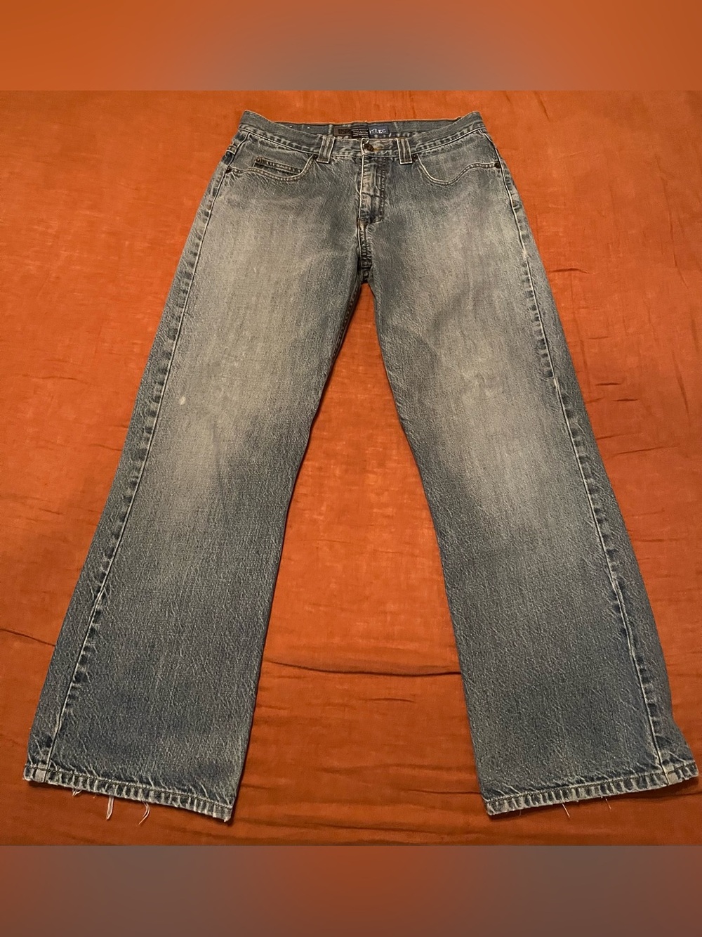 anchor blue Men's Bootcut Jeans in Washed Blue